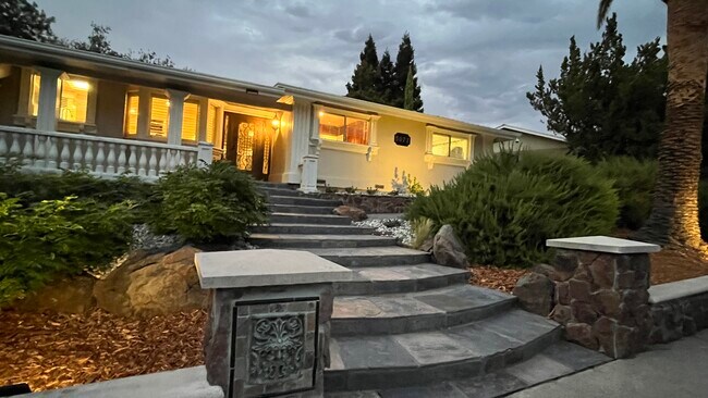 Building Photo - 5077 Cocoa Palm Way