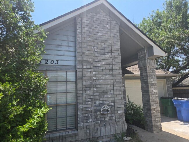 Building Photo - 14203 Anita Marie Ln