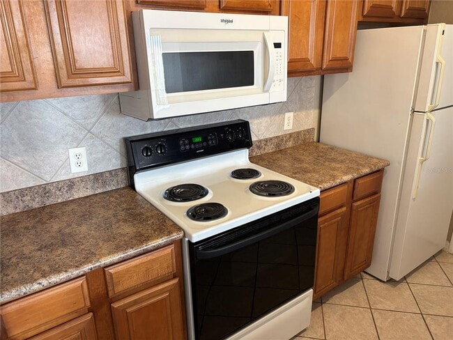 Foto del edificio - 6177 Metrowest Blvd