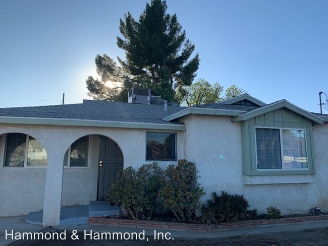 Building Photo - 3 br, 3 bath House - 10655 Arleta Ave.