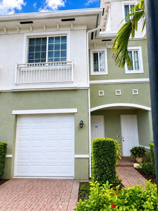Building Photo - 8104 SW 29th St