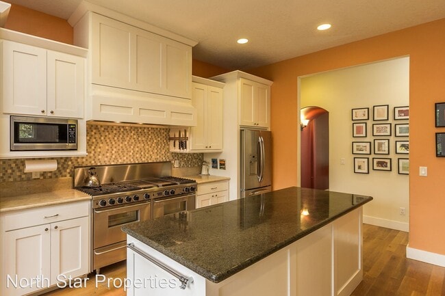 Building Photo - 5 br, 3.5 bath House - 9935 SW 52nd Ave.