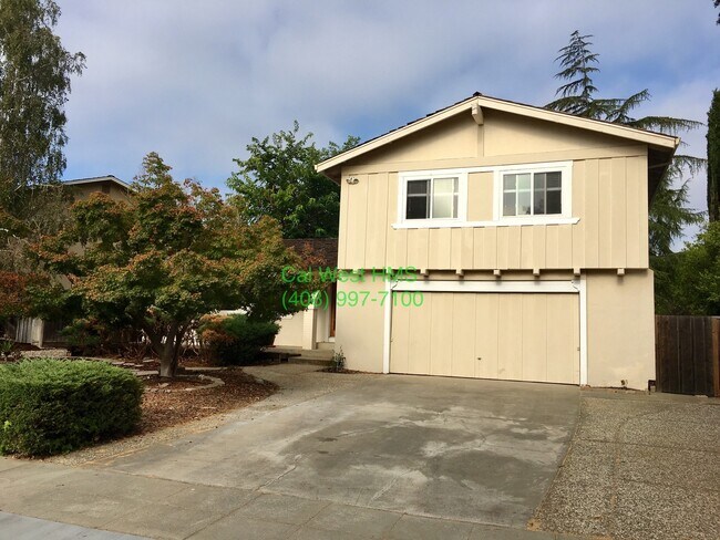 Foto del edificio - $4995 - 4 BD/2.5 BA  COMING SOON - Desirab...