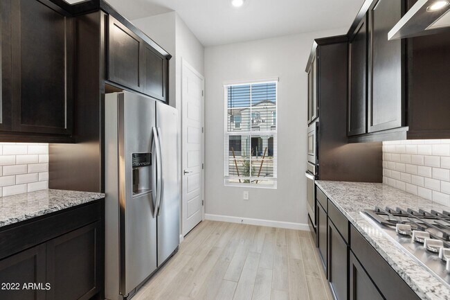 Foto del edificio - 4881 E St John Rd