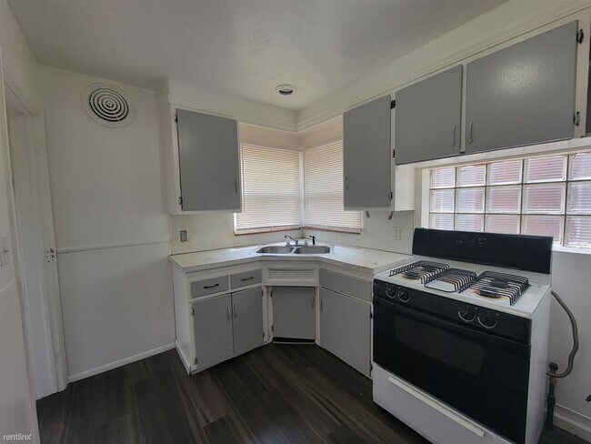 Foto del edificio - 3 br, 1 bath House - 9554 Westwood St