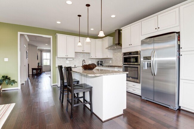 Building Photo - 23622 Sailfish Square