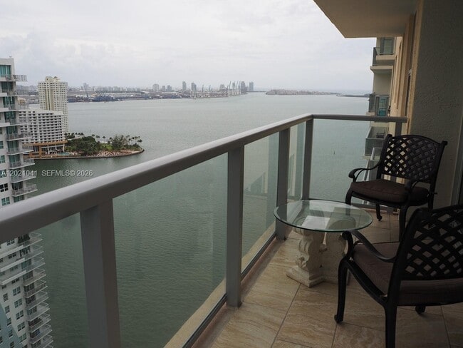 Building Photo - 1155 Brickell Bay Dr
