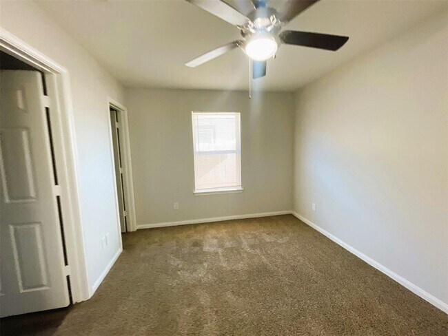 Foto del edificio - 8146 Jeffery St
