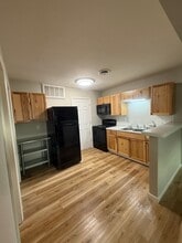 Building Photo - 715 Demaret Dr