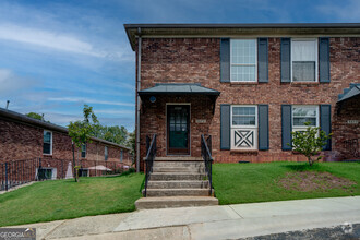 Building Photo - 5672 Kingsport Dr