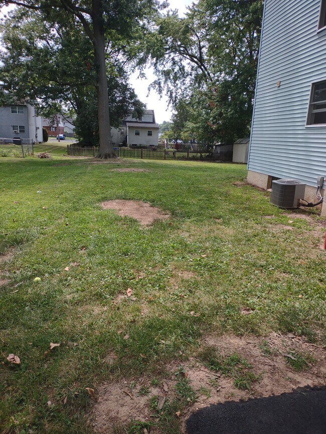 Building Photo - 576A Nemoral St