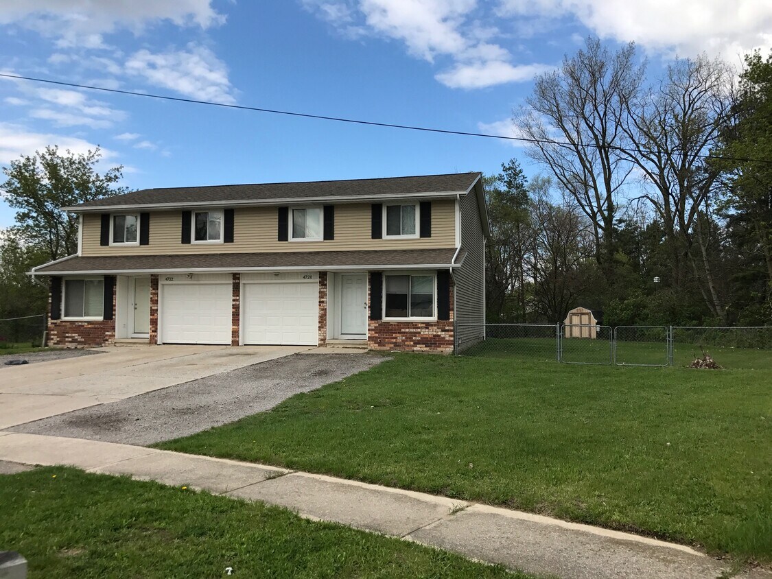 4720 Baylor Ct, Saginaw, MI 48604 Townhome Rentals in Saginaw MI