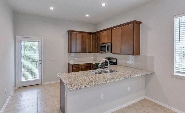 Foto del edificio - 2800 Joe Dimaggio Blvd