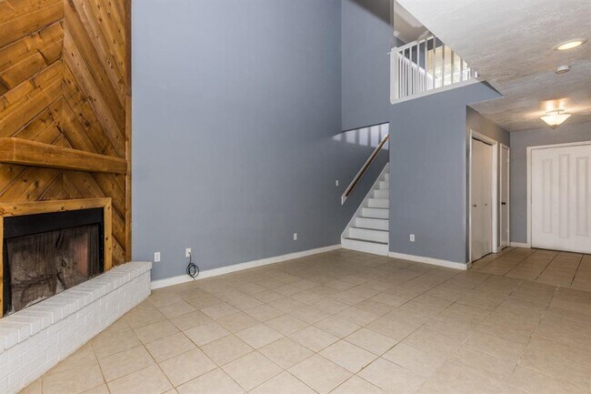 Building Photo - 103 Normal Park Dr