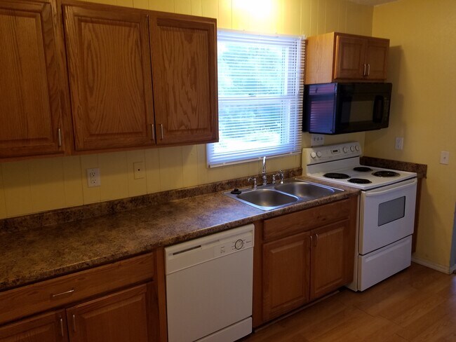 Building Photo - 717 5th Avenue Pl