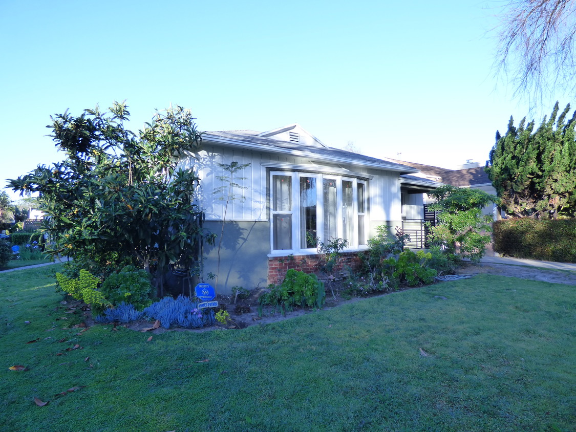 Primary Photo - 6502 S San Vicente Blvd