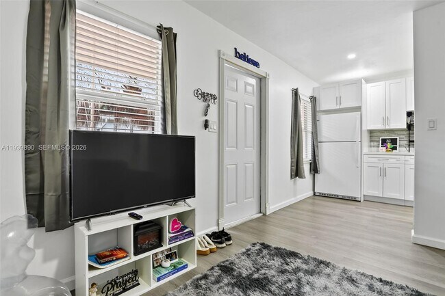 Foto del edificio - 920 SW 30th St