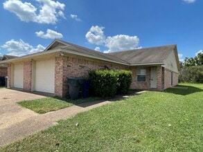 Building Photo - 1609 Breezy Dr