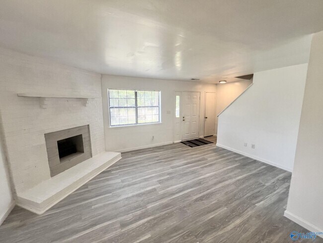Building Photo - 331 Autumn Ln