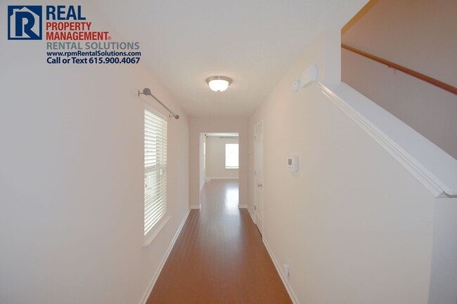 Building Photo - Wonderful 3 bedroom 2.5 bath home in a gre...