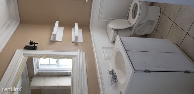 Foto del edificio - 4 br, 2 bath House - 371 east avenue r4
