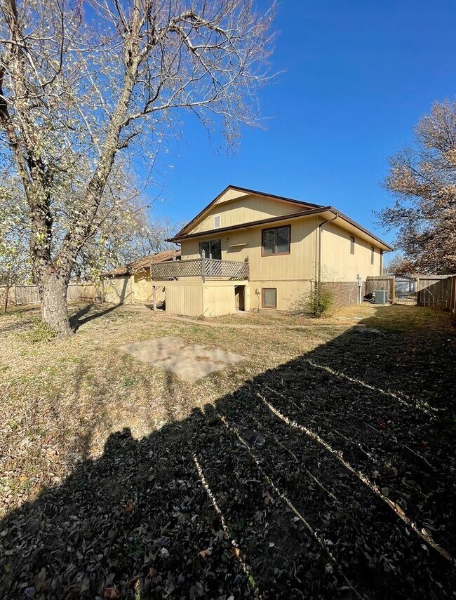 Building Photo - 2525 N Bleckley St