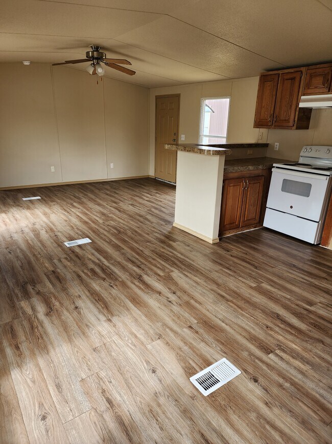 Foto del edificio - 31365 Wisteria Rd