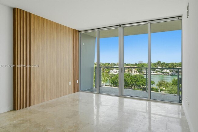 Foto del edificio - 6305 Indian Creek Dr