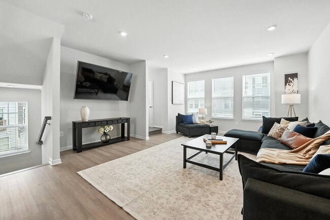 Building Photo - 18286 Summit Pointe Dr
