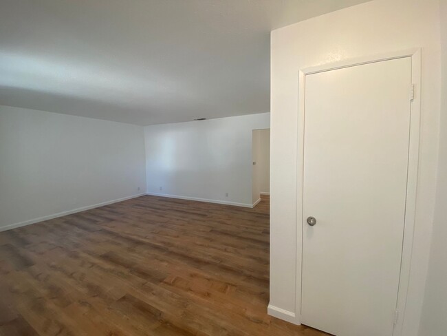 Building Photo - **751 Higgins Rd #27 Barstow** 2 bedroom 2...