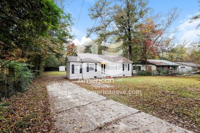 Building Photo - 4365 Pinebrook Dr