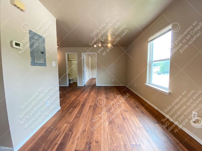 Building Photo - 3 br, 3 bath Duplex - 1019 Advance St