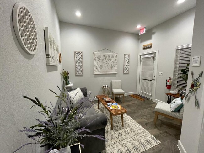 Foto del edificio - 1640 Highland Falls Dr