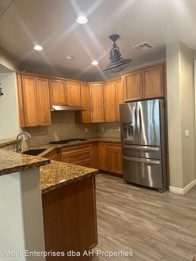 Foto del edificio - 4 br, 3.5 bath House - 8409 W DESERT ELM LN