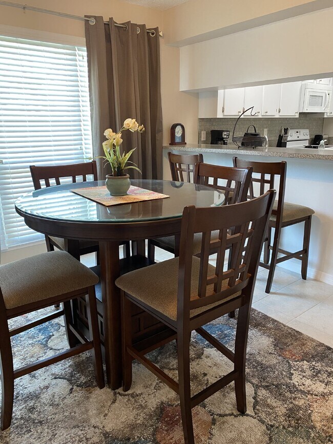 Building Photo - COMPLETELY Furnished 2nd story condo in Windrush Bay.