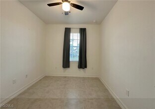 Building Photo - 43613 Sparrow Dr