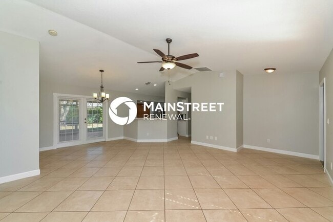 Building Photo - 3 Bedroom Pet-Friendly Home in NORTH PORT,...