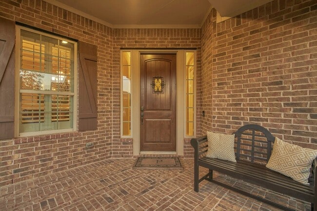 Building Photo - 138 S Vershire Cir