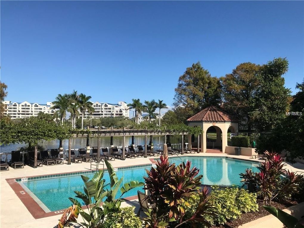 Foto principal - 2400 Feather Sound Dr