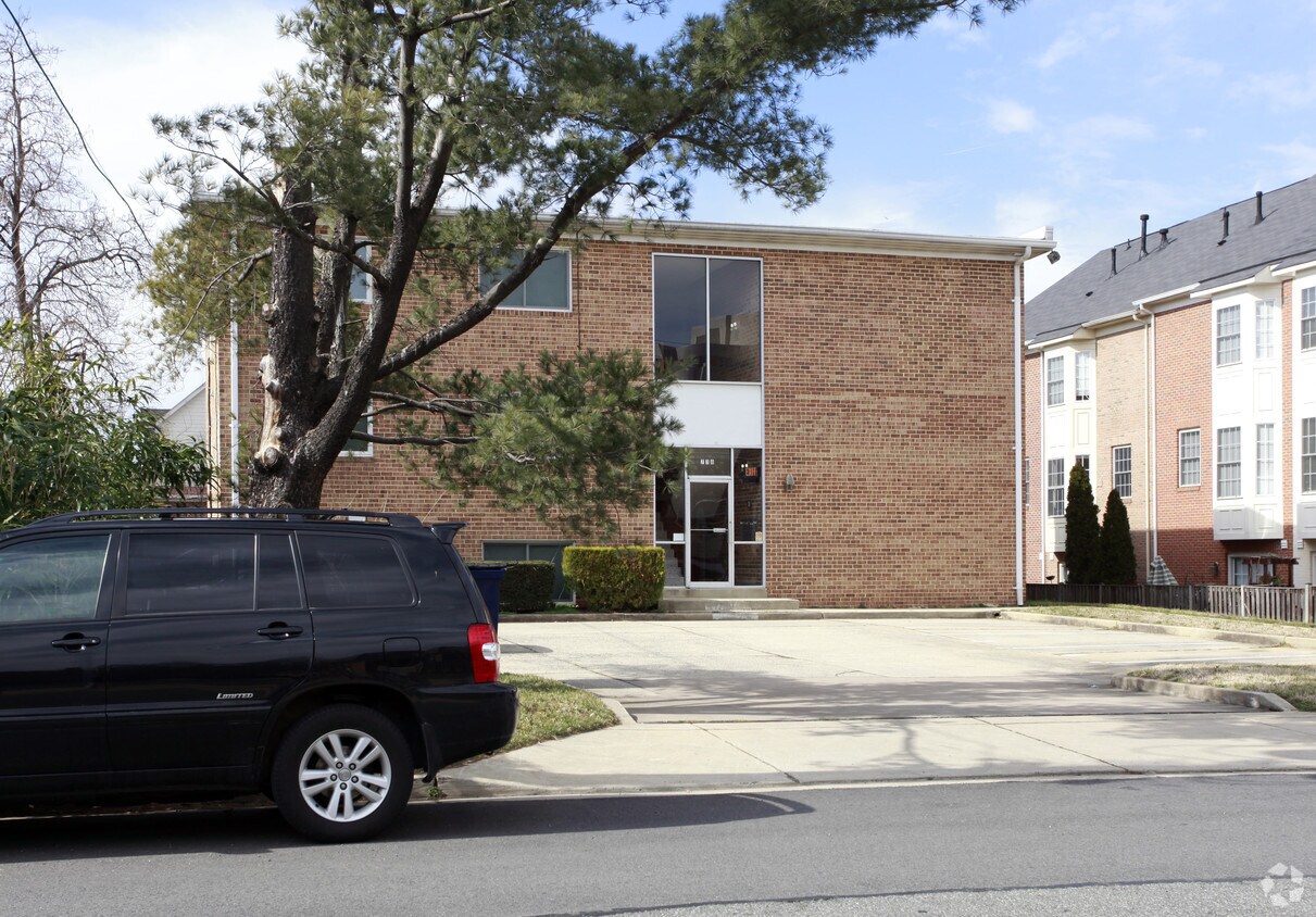 Foto del edificio - 738 N Wakefield St