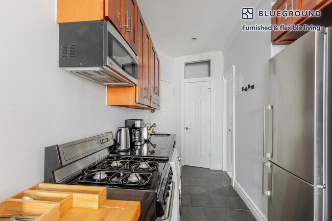 Building Photo - 51 Leroy St