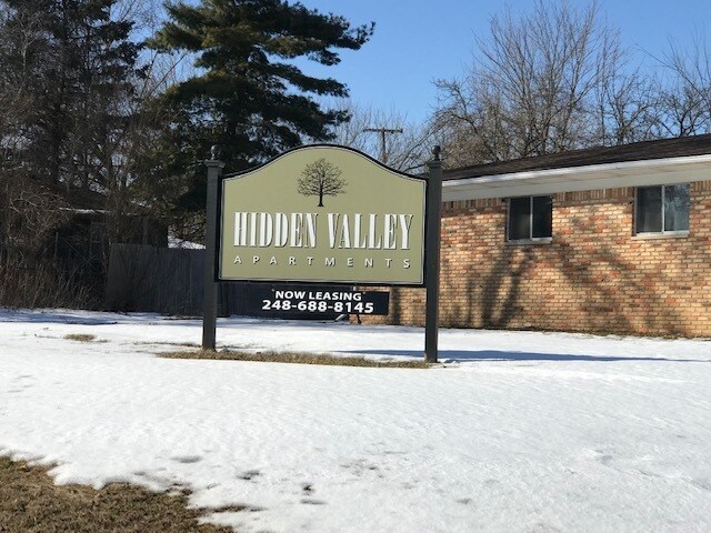 Primary Photo - 10682 E Holly Rd