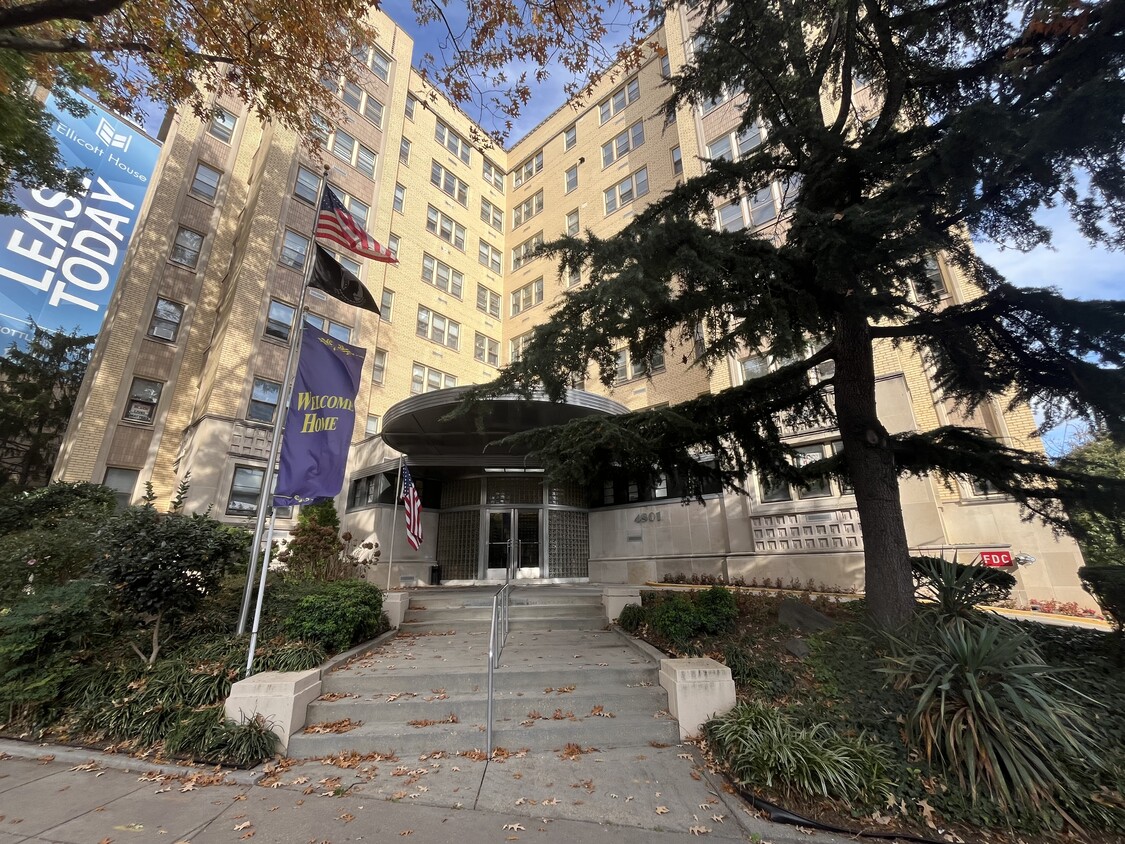 Front Entrance - 4801 Connecticut Avenue Apartments