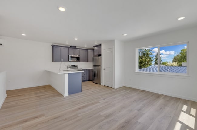 Foto del edificio - 4944 N Vassault St