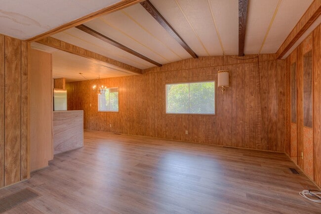 Building Photo - 162 Feathervale Dr