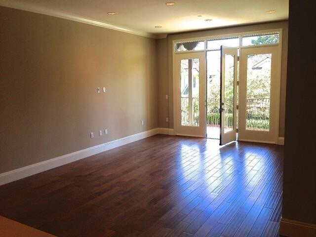 Building Photo - Downtown Los Altos Luxury Condo, 2BD/2.5BT...