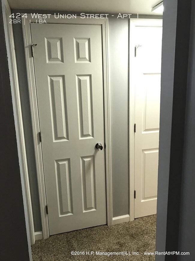 Building Photo - Woodcrest Two Bedroom First Floor