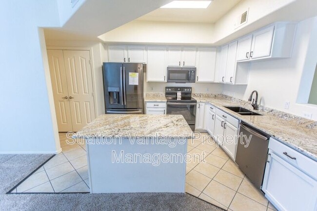 Building Photo - 2401 E Rio Salado Pky