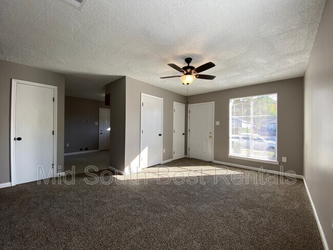 Foto del edificio - 2120 Bennett Ave