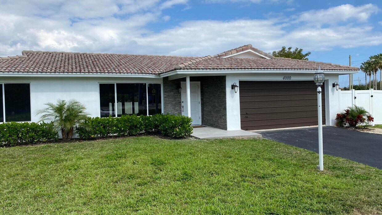 Foto principal - 4000 NW 3rd Ave